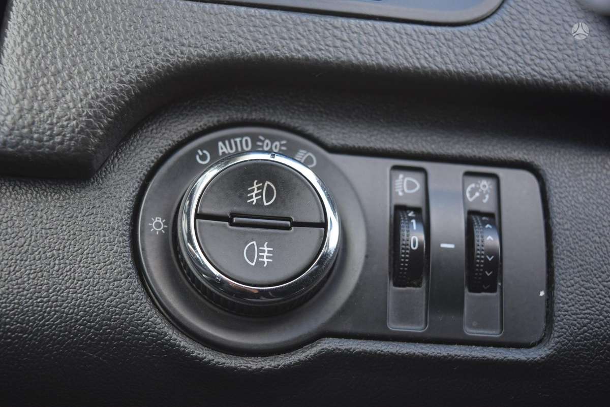 Opel Insignia 2014 — photo 17