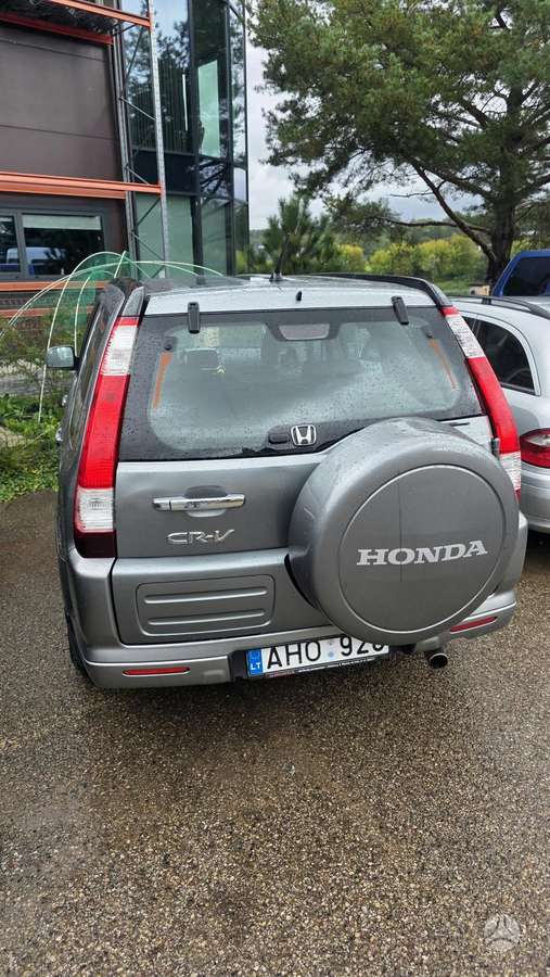 Honda CR-V 2005 — rear view