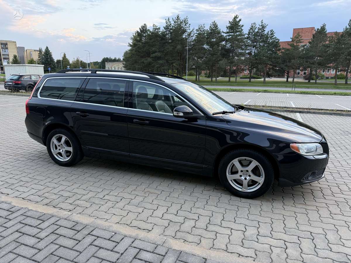 Volvo V70 2008 — photo 11