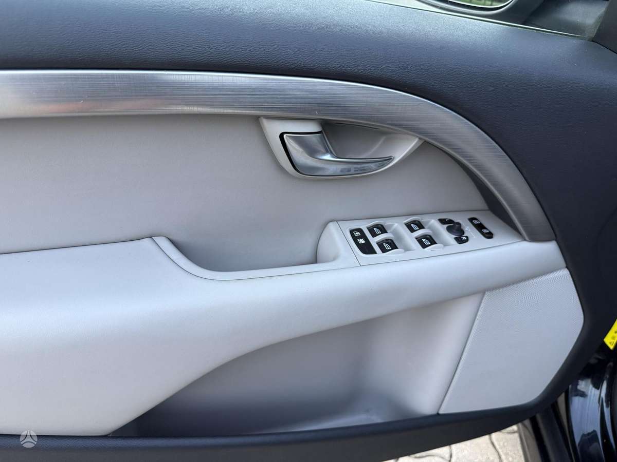 Volvo V70 2008 — photo 19