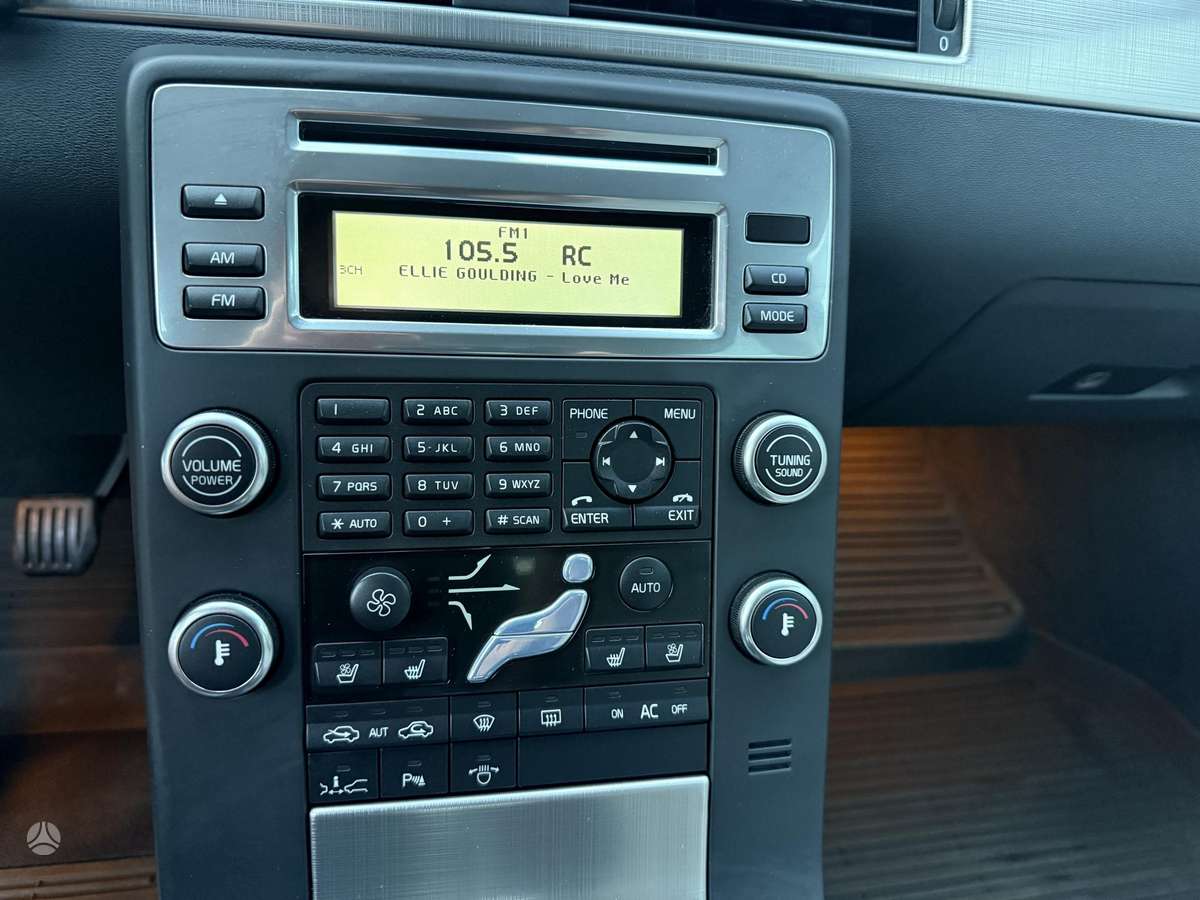 Volvo V70 2008 — photo 25