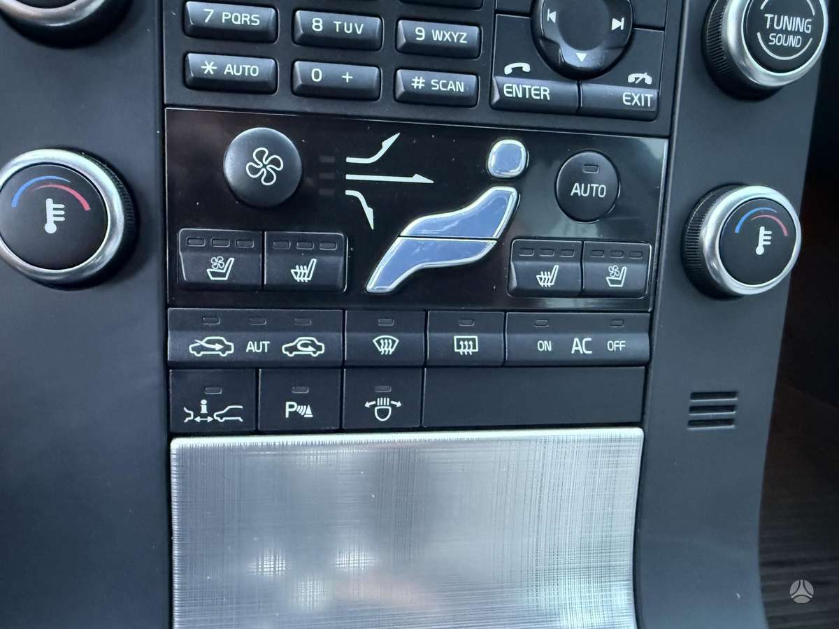 Volvo V70 2008 — photo 26