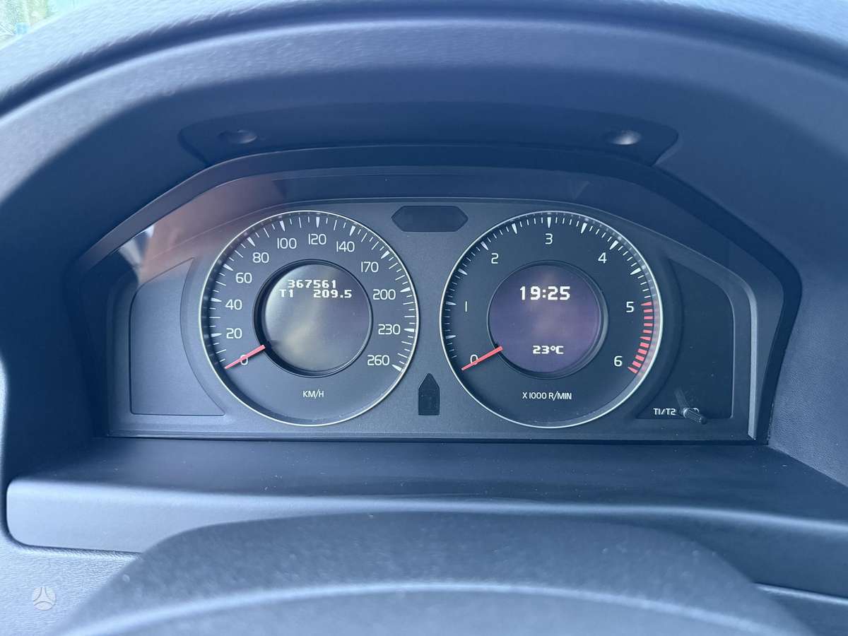 Volvo V70 2008 — photo 27