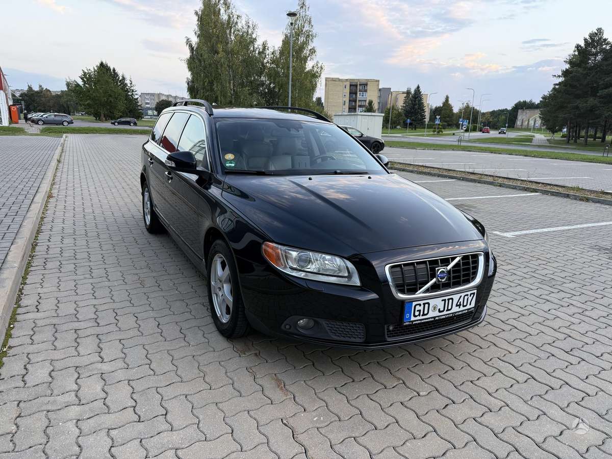 Volvo V70 2008 — photo 9