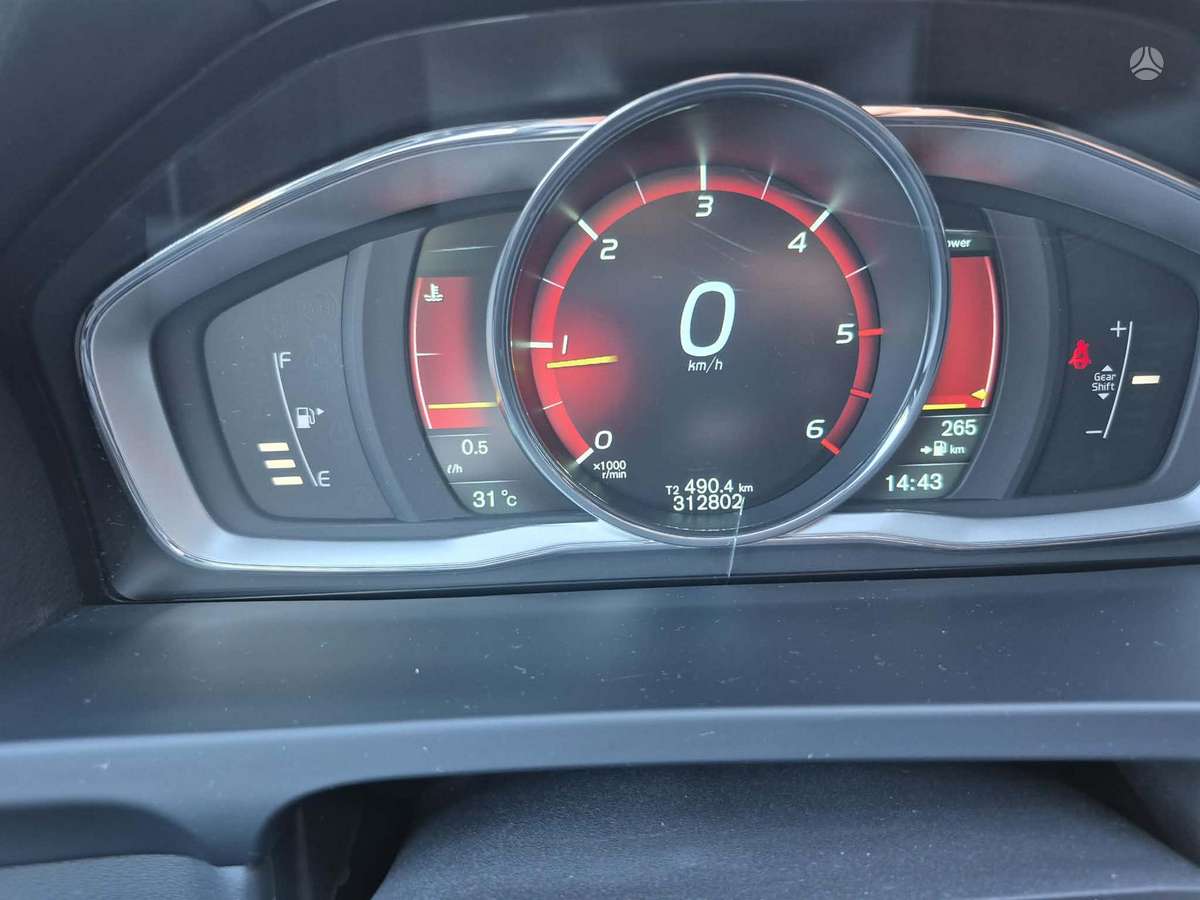 Volvo V60 2014 — photo 13