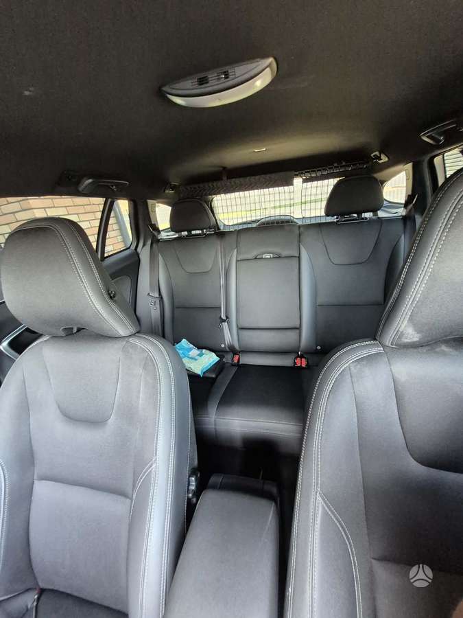 Volvo V60 2014 — photo 16