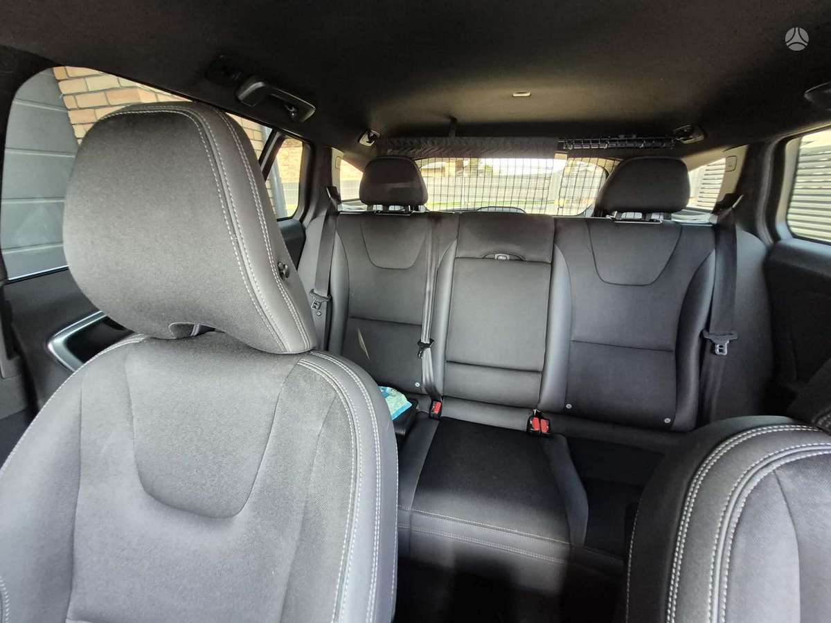 Volvo V60 2014 — photo 22