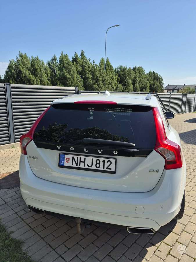 Volvo V60 2014 — photo 7