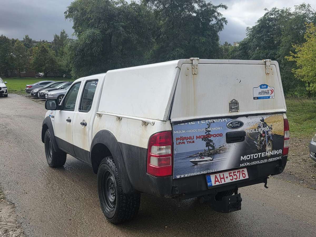 Ford Ranger 2009 — rear view