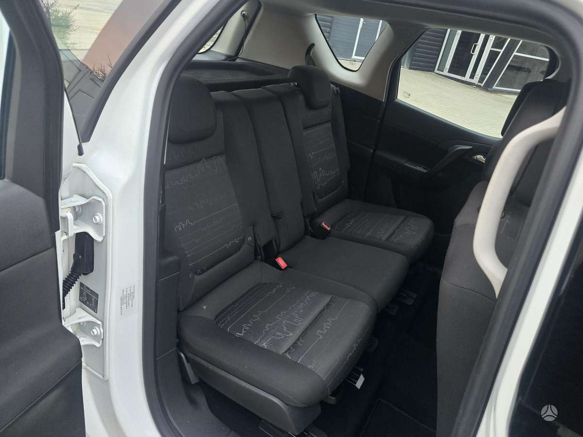 Opel Meriva 2015 — photo 10