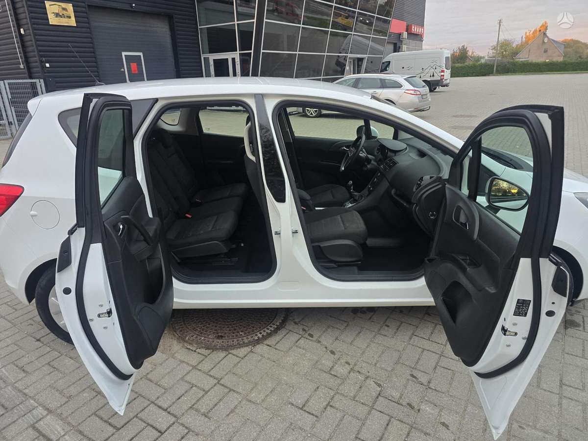 Opel Meriva 2015 — photo 12