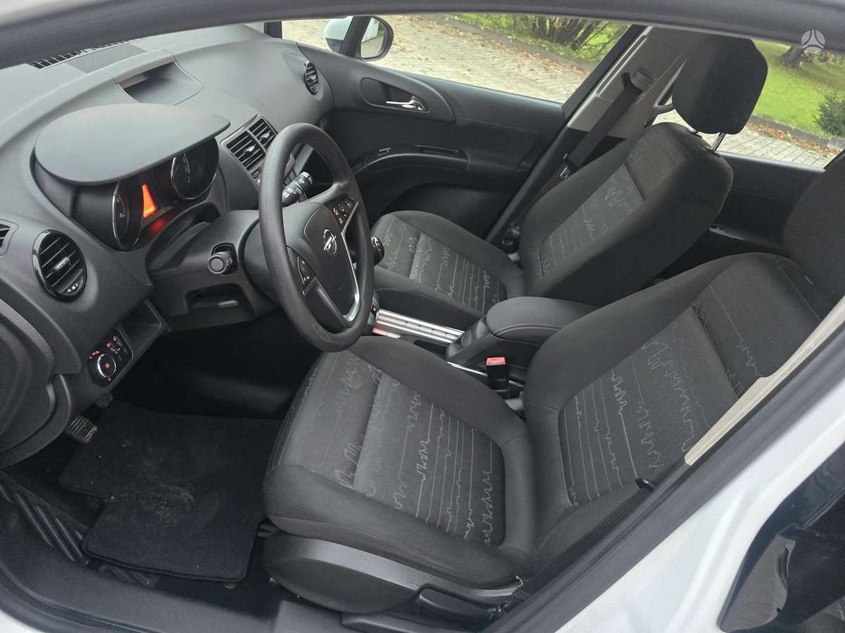 Opel Meriva 2015 — photo 15