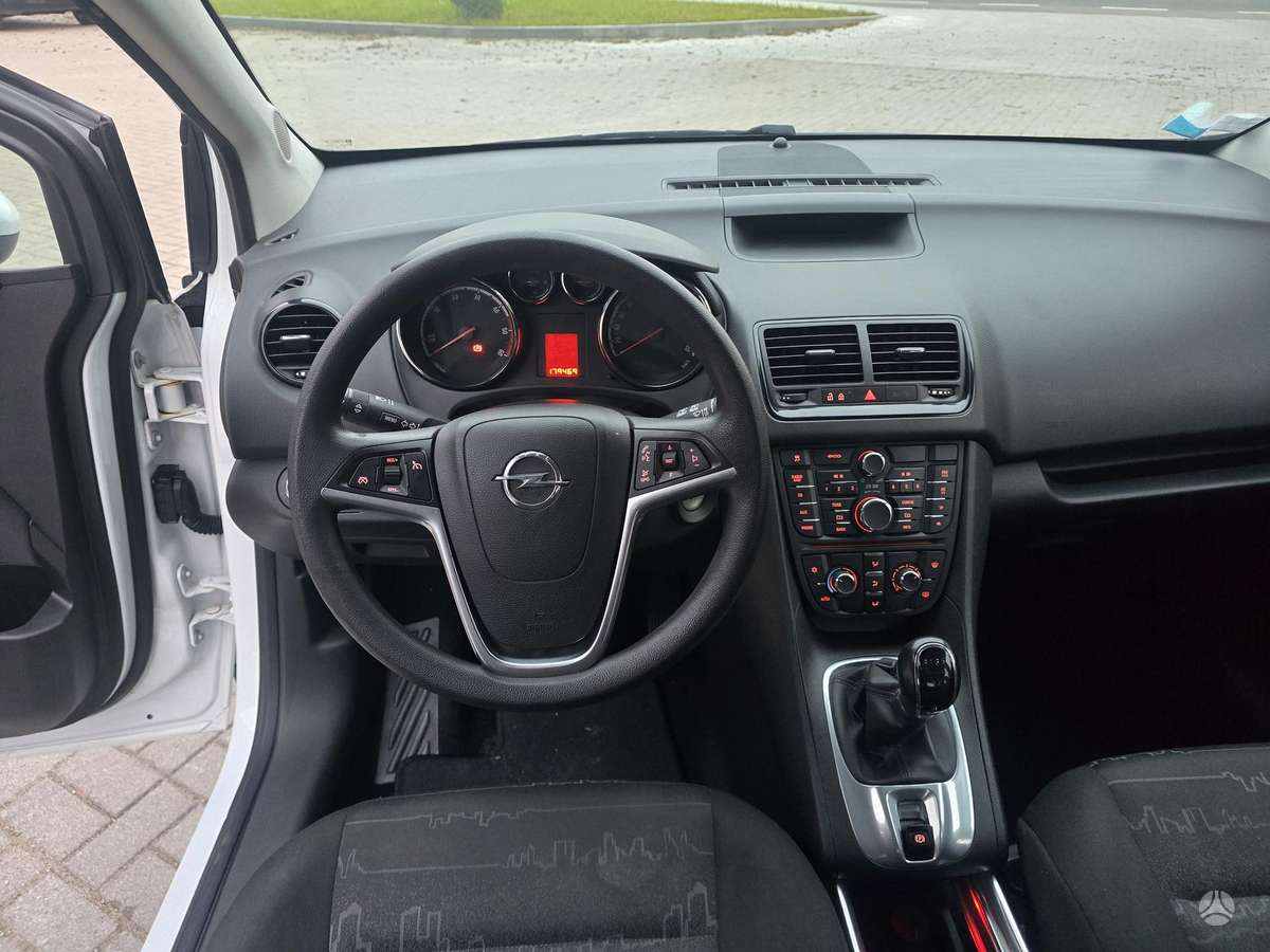 Opel Meriva 2015 — photo 16