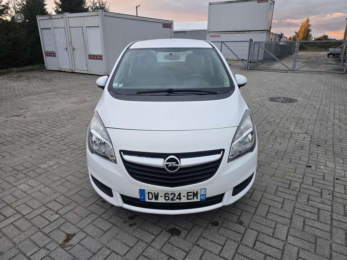 Opel Meriva 2015 — rear view
