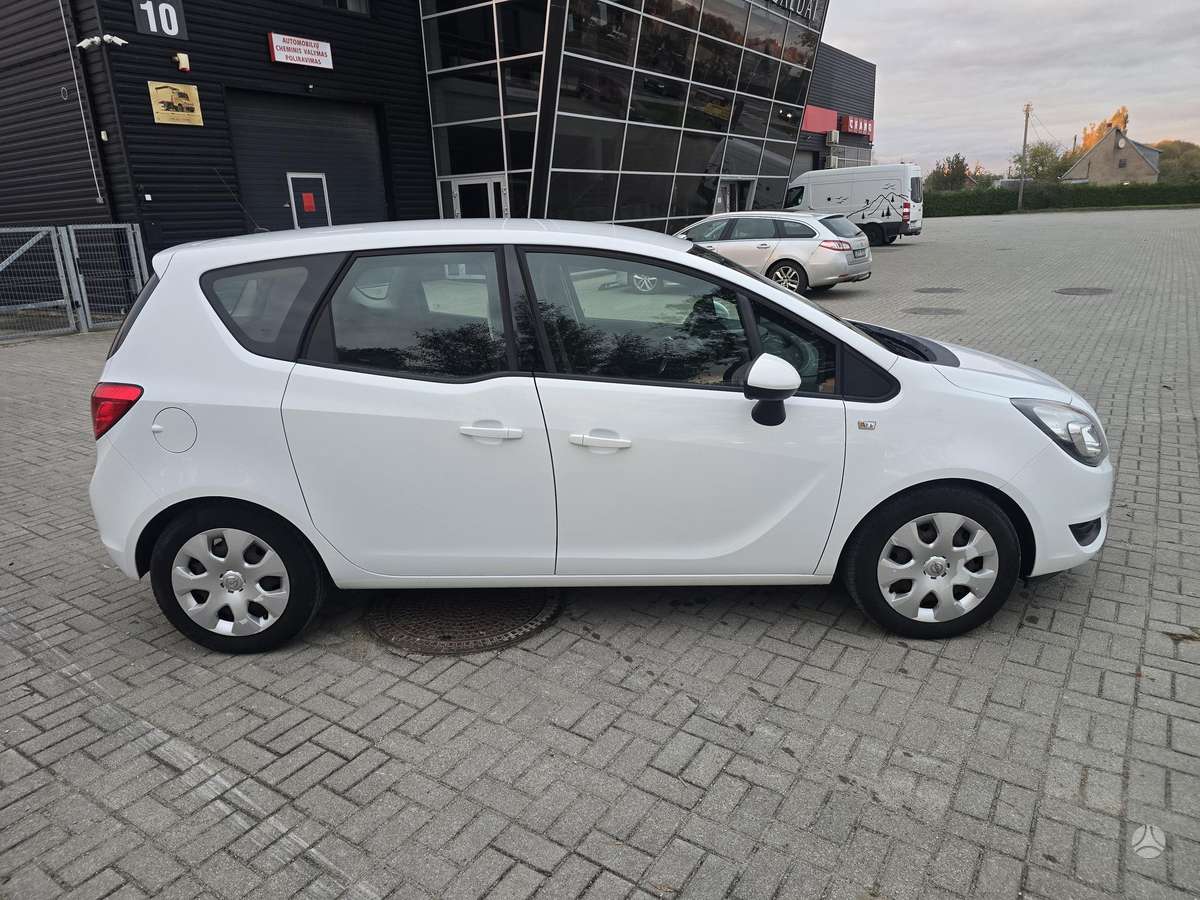 Opel Meriva 2015 — engine 1598 cm³, 110 HP (81kW)