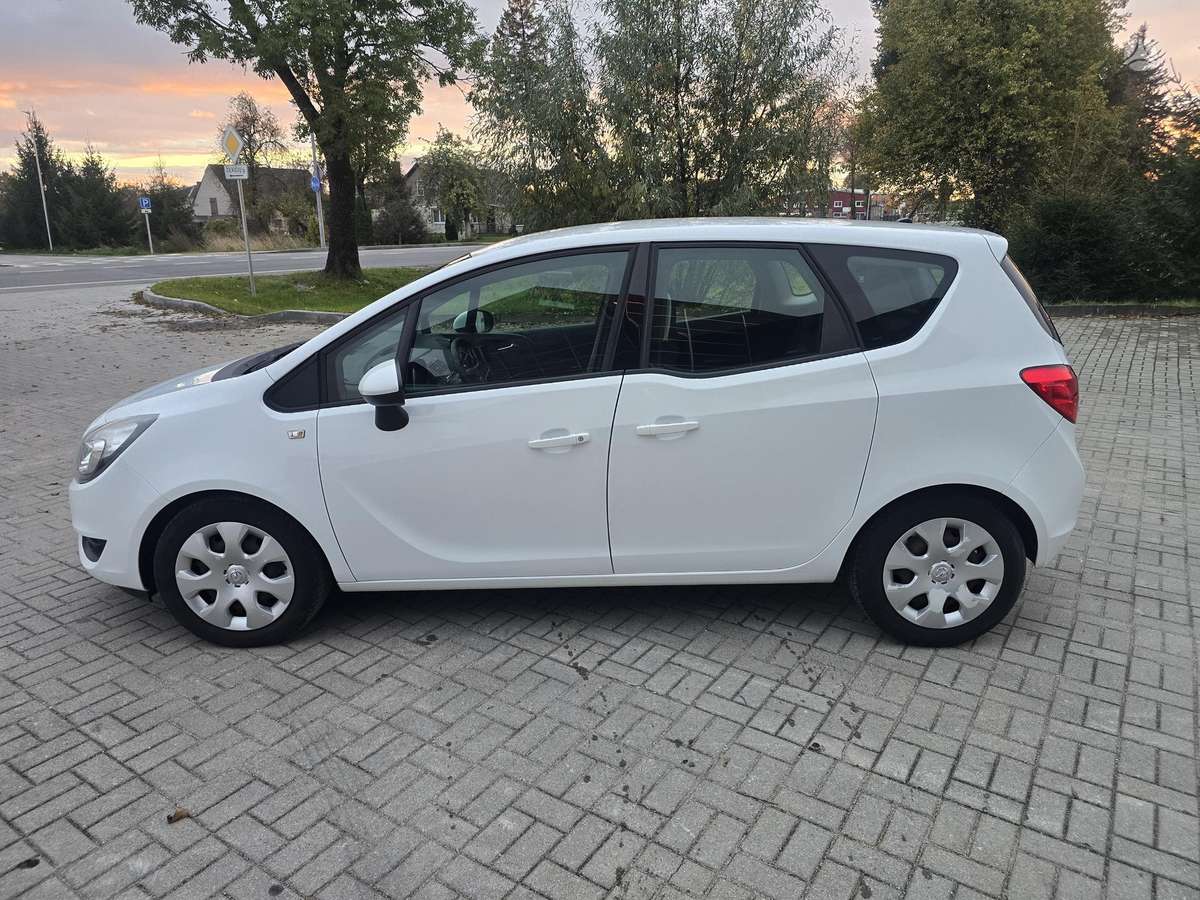 Opel Meriva 2015 — photo 8