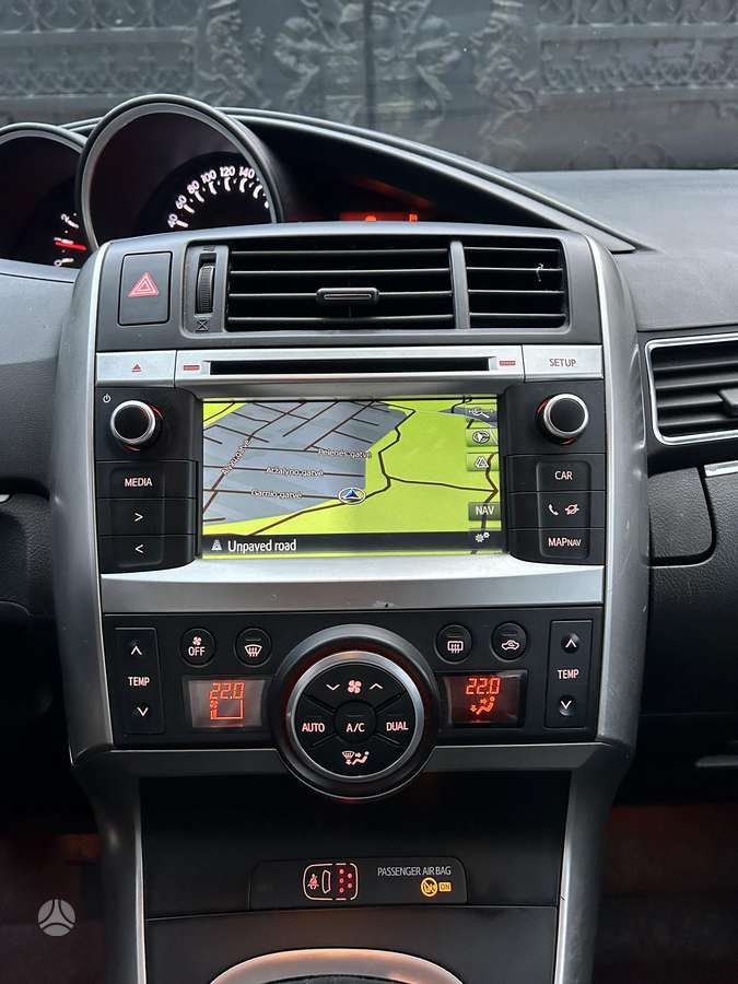 Toyota Verso 2015 — фото 16