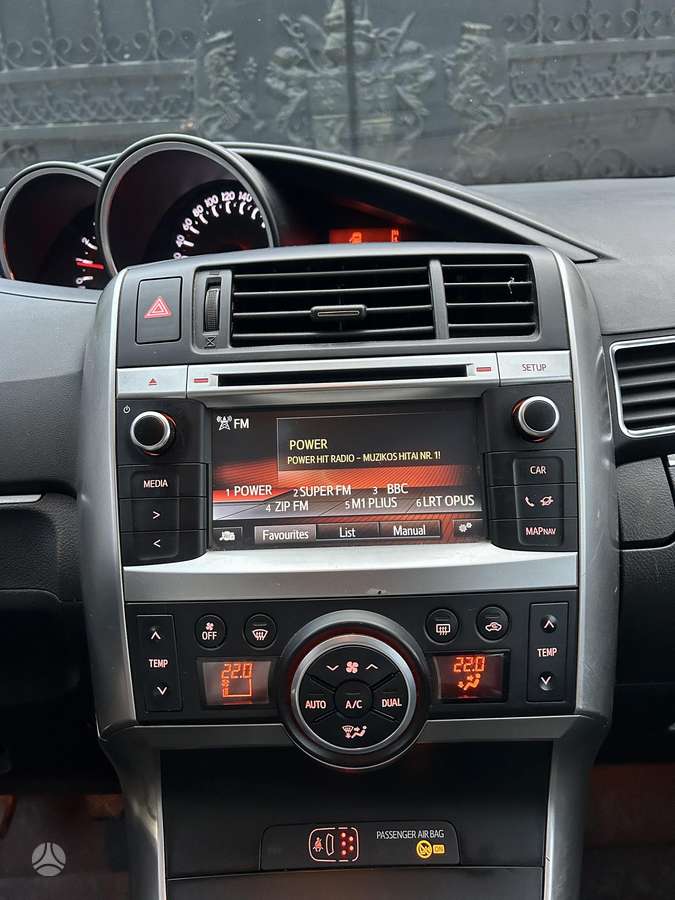 Toyota Verso 2015 — фото 17