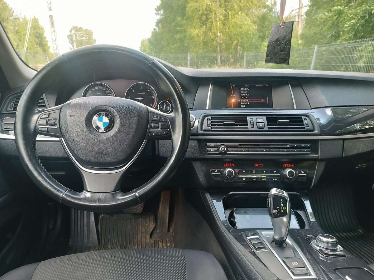 BMW 518 2013 — photo 11