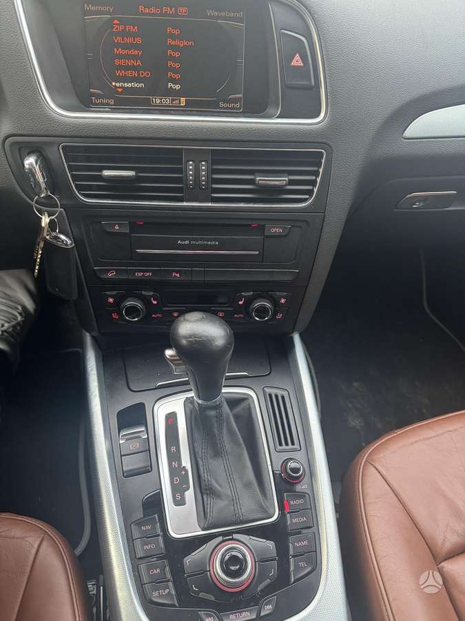 Audi Q5 2009 — photo 11