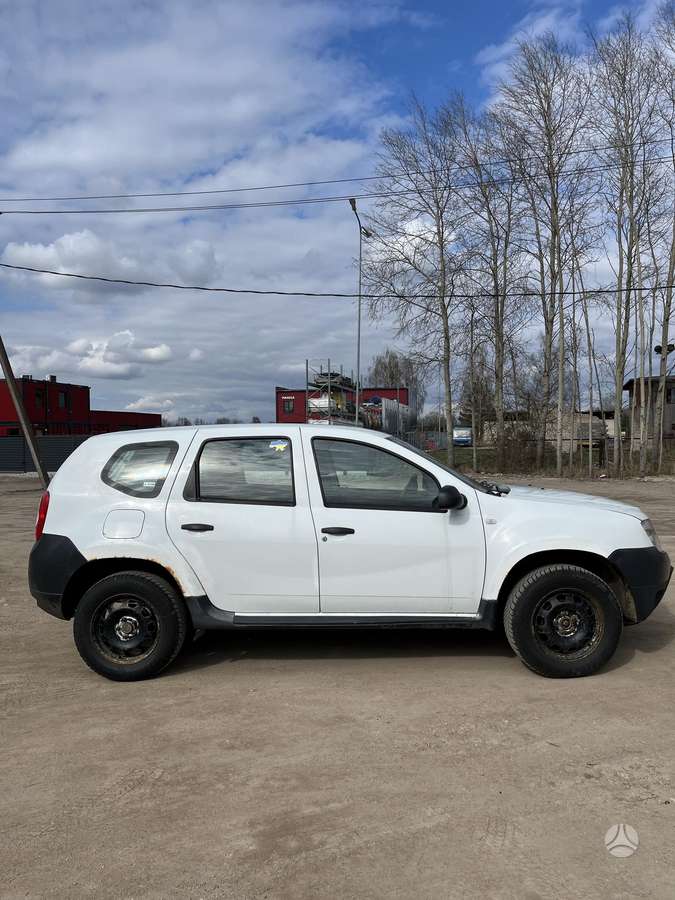 Dacia Duster 2013 — вигляд ззаду