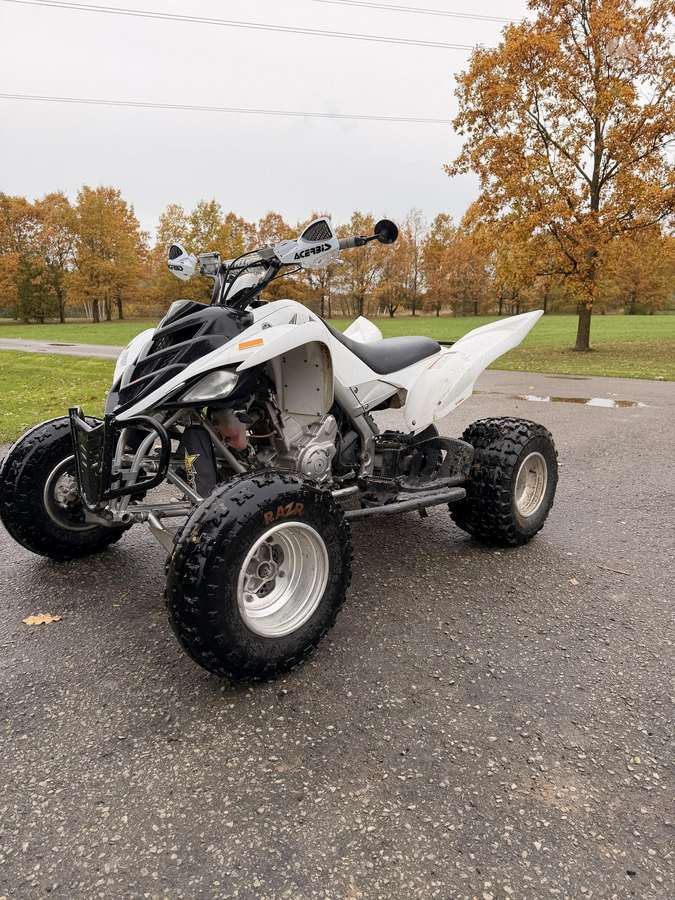 Yamaha Raptor 2006 — вигляд ззаду