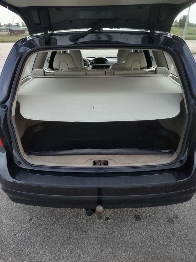 Volvo V70 2011 — photo 12