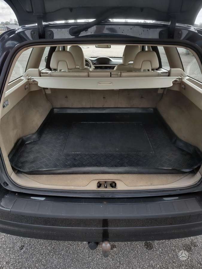 Volvo V70 2011 — photo 13