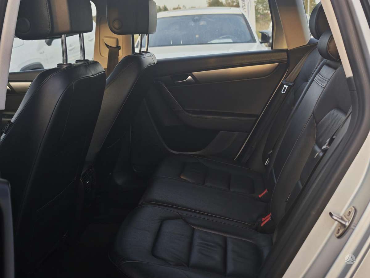 Volkswagen Passat 2012 — photo 16