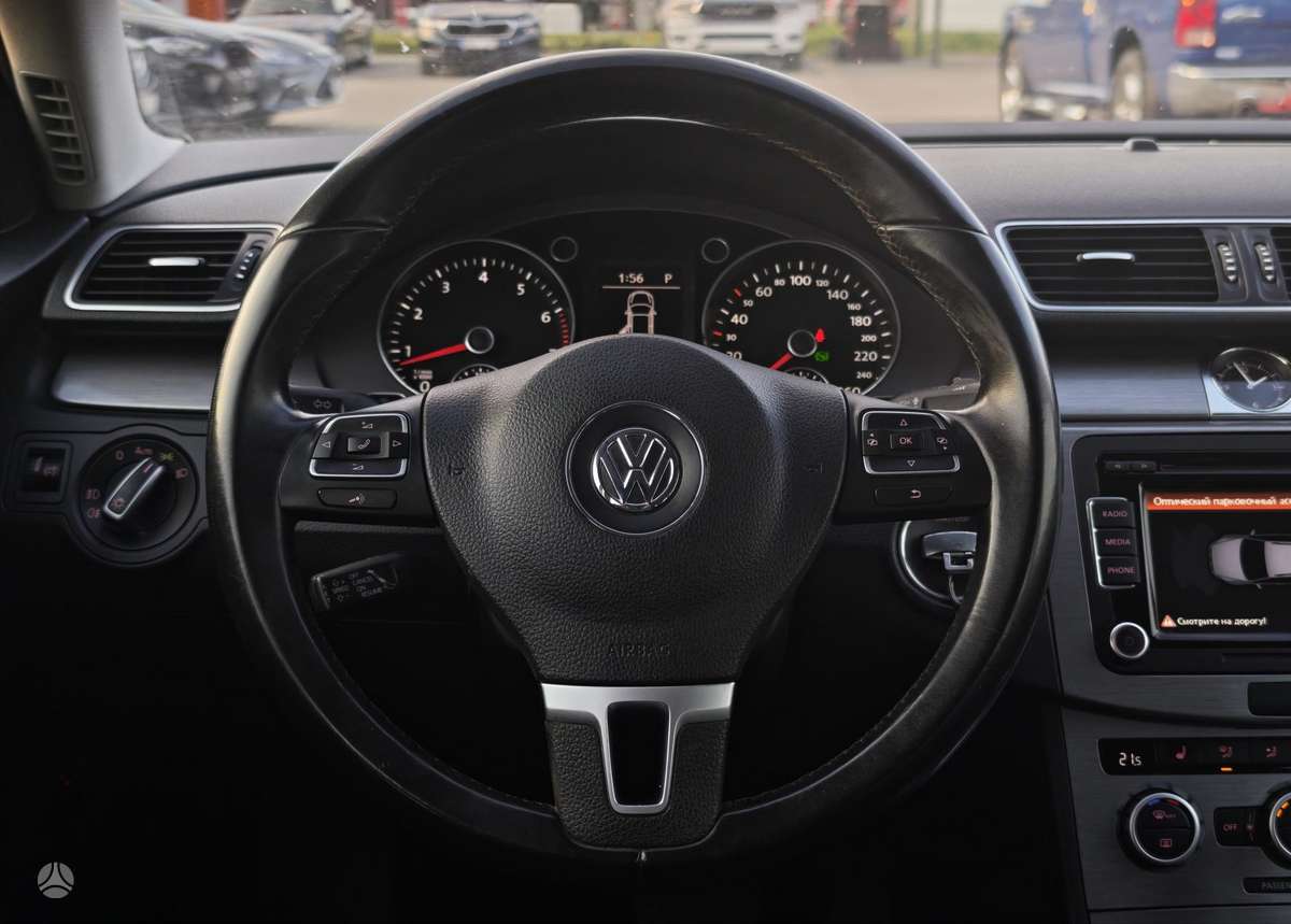 Volkswagen Passat 2012 — photo 9