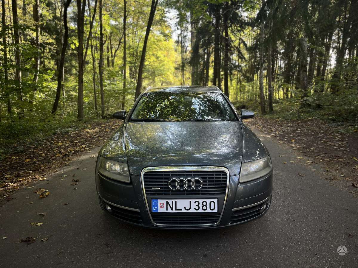 Audi A6 2006 — вигляд ззаду