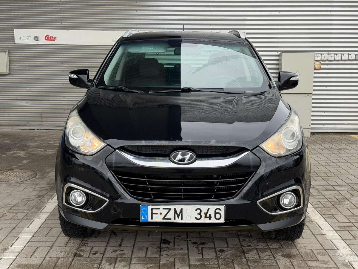 Hyundai ix35 2012 — rear view