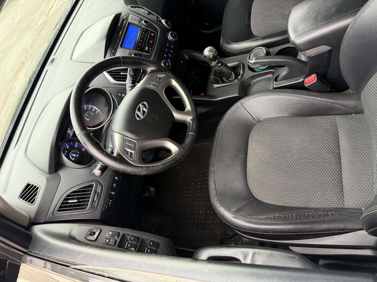 Hyundai ix35 2012 — photo 9
