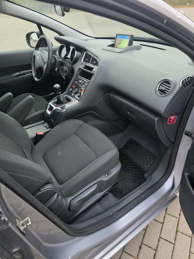 Peugeot 5008 2014 — photo 12