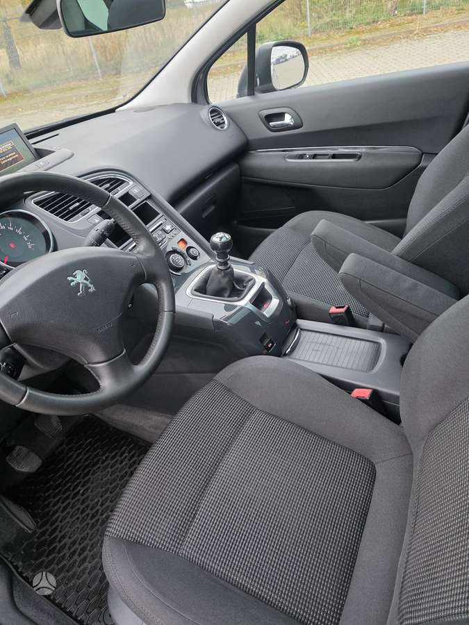 Peugeot 5008 2014 — photo 16
