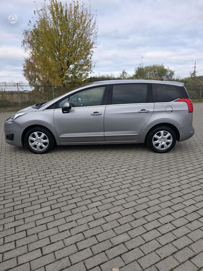 Peugeot 5008 2014 — engine 1560 cm³, 114 HP (84kW)