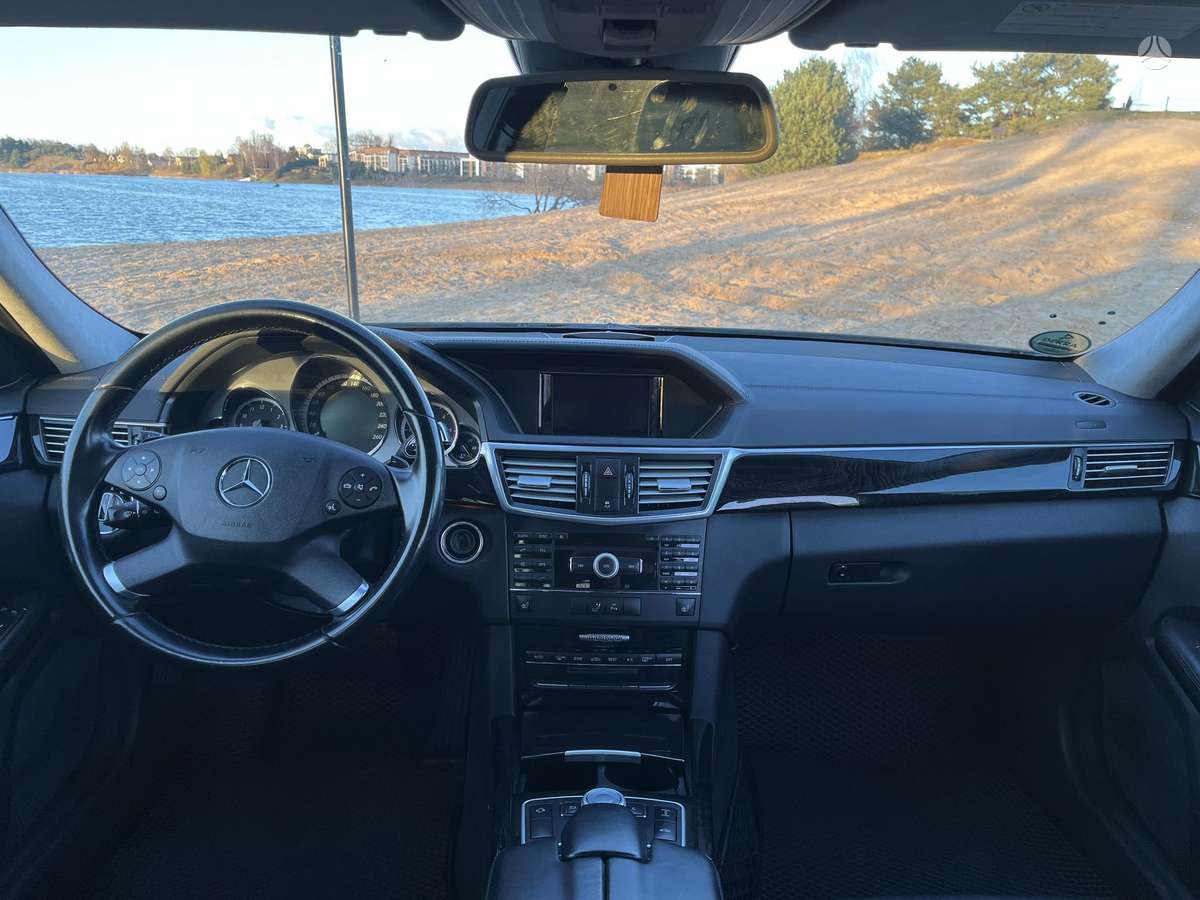Mercedes-Benz E350 2010 — photo 5