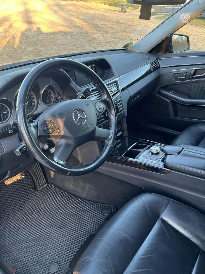 Mercedes-Benz E350 2010 — photo 6