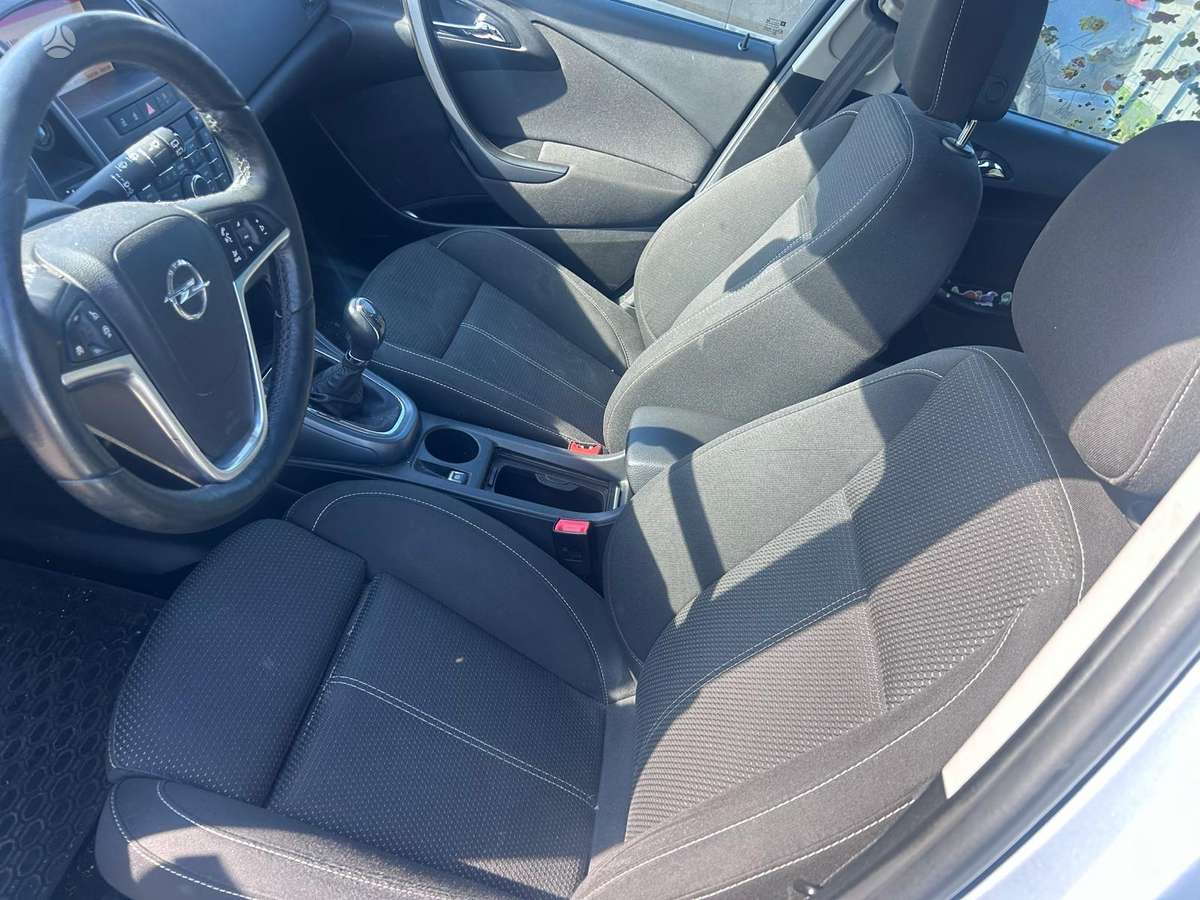 Opel Astra 2014 — photo 13
