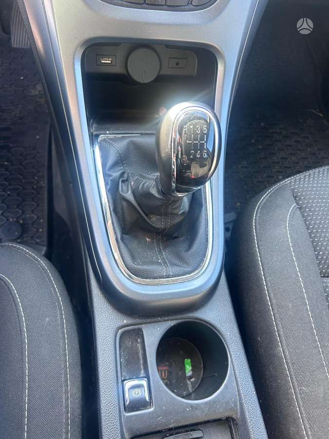 Opel Astra 2014 — photo 15