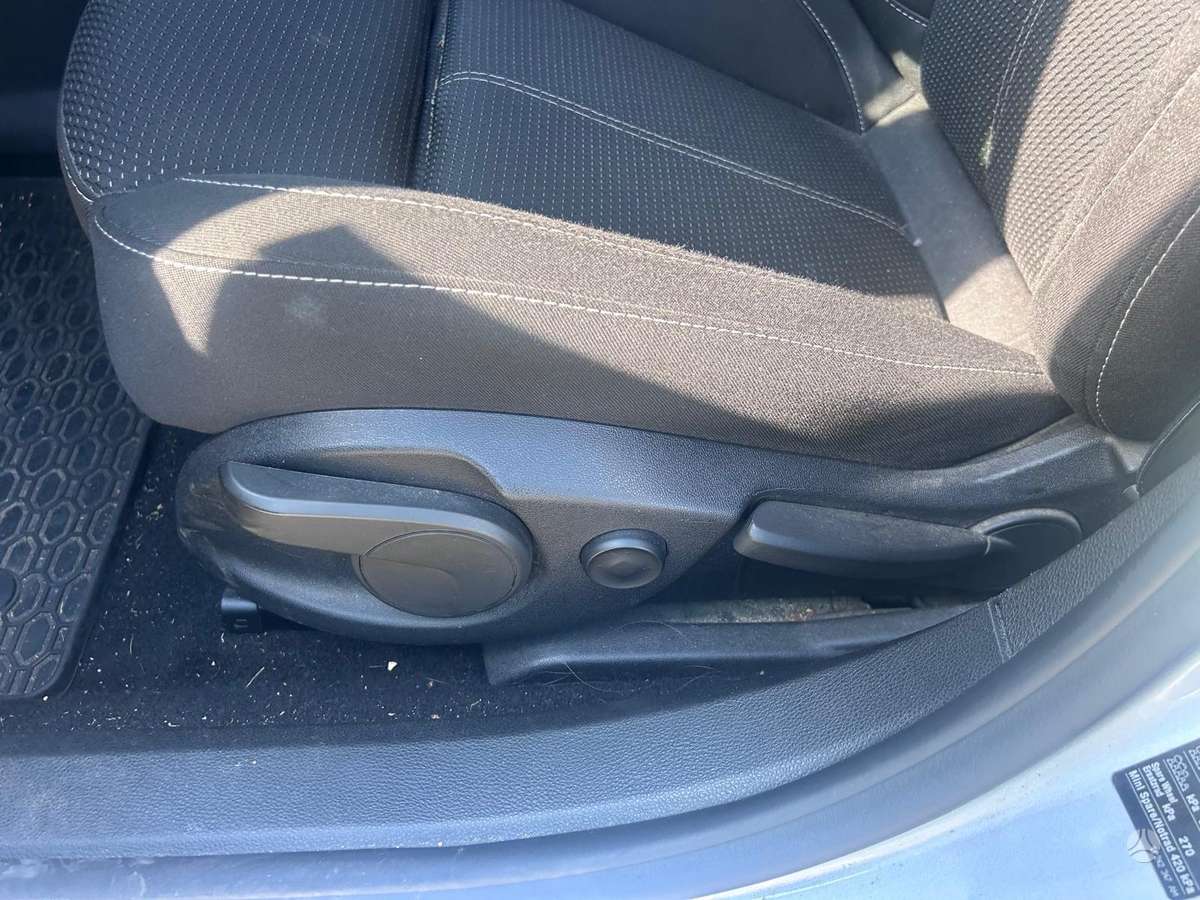 Opel Astra 2014 — photo 16