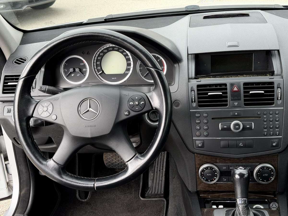 Mercedes-Benz C220 2009 — фото 10