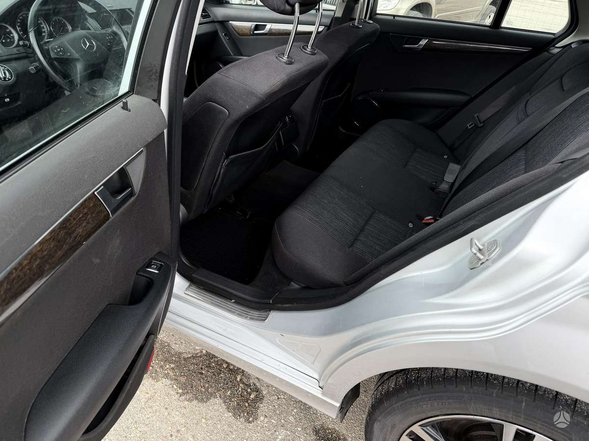 Mercedes-Benz C220 2009 — двигун 2200 cm³, 170 HP (125kW)