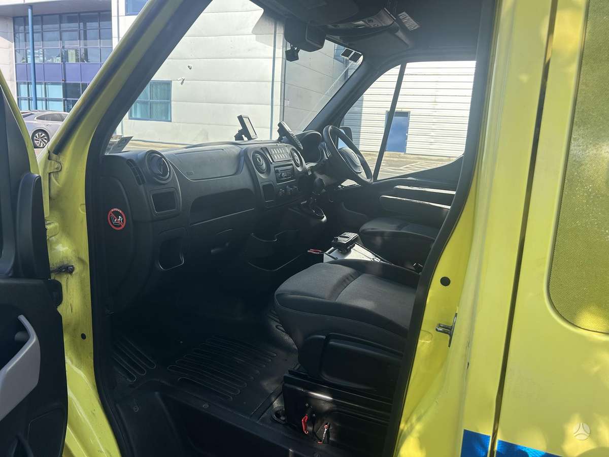 Renault Master 2014 — photo 21