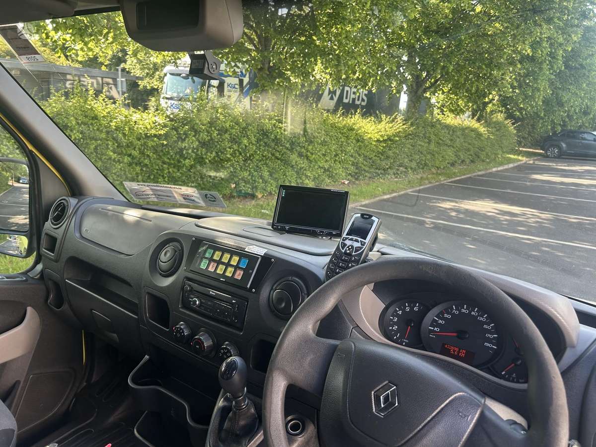 Renault Master 2014 — photo 22