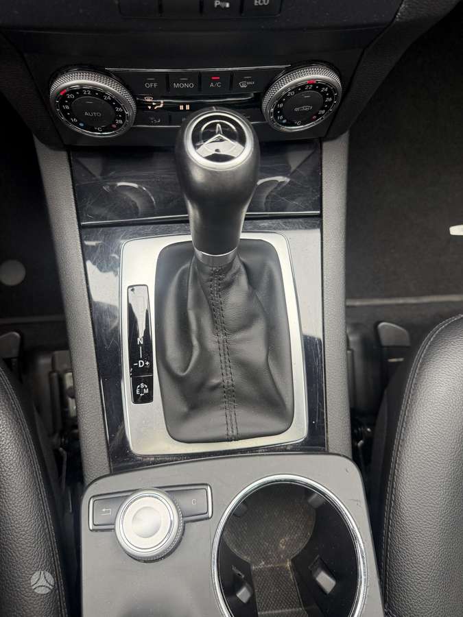 Mercedes-Benz GLK220 2012 — photo 27