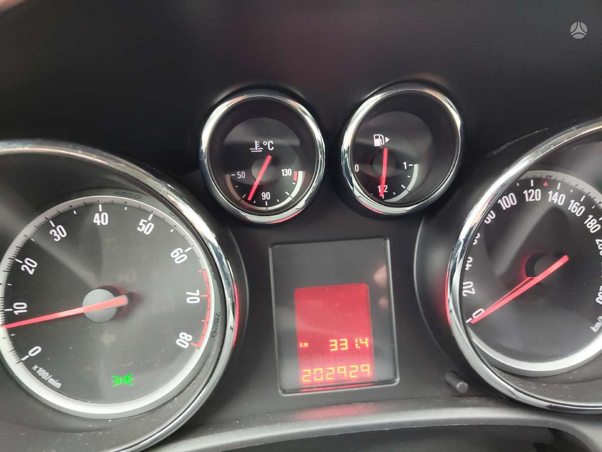 Opel Astra 2012 — photo 6