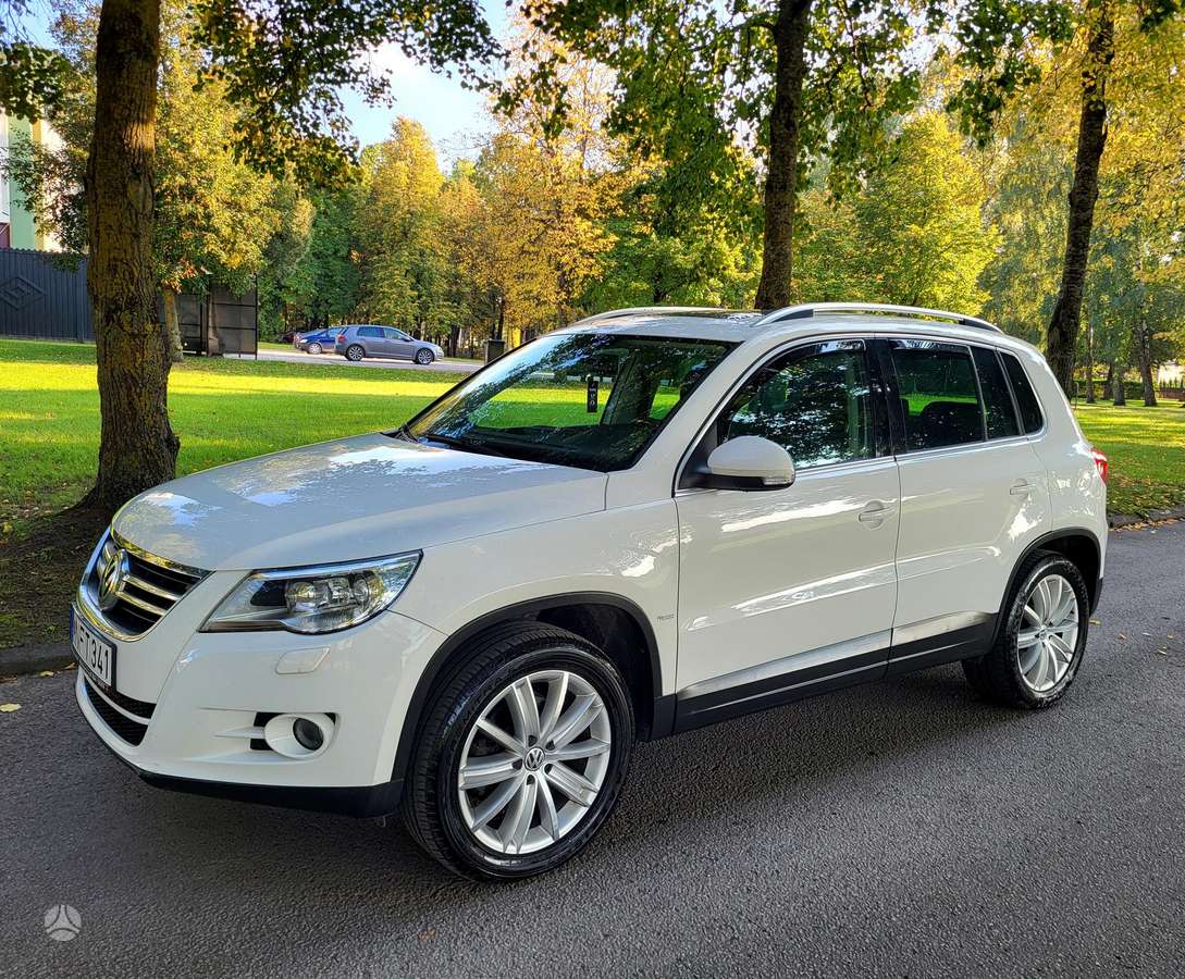 Volkswagen Tiguan 2009 — вигляд ззаду