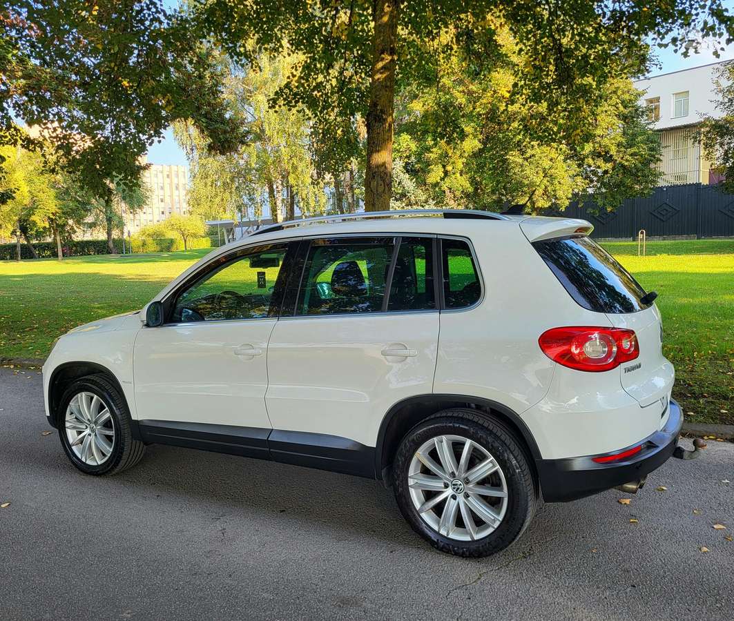 Volkswagen Tiguan 2009 — двигун 2000 cm³, 200 HP (147kW)
