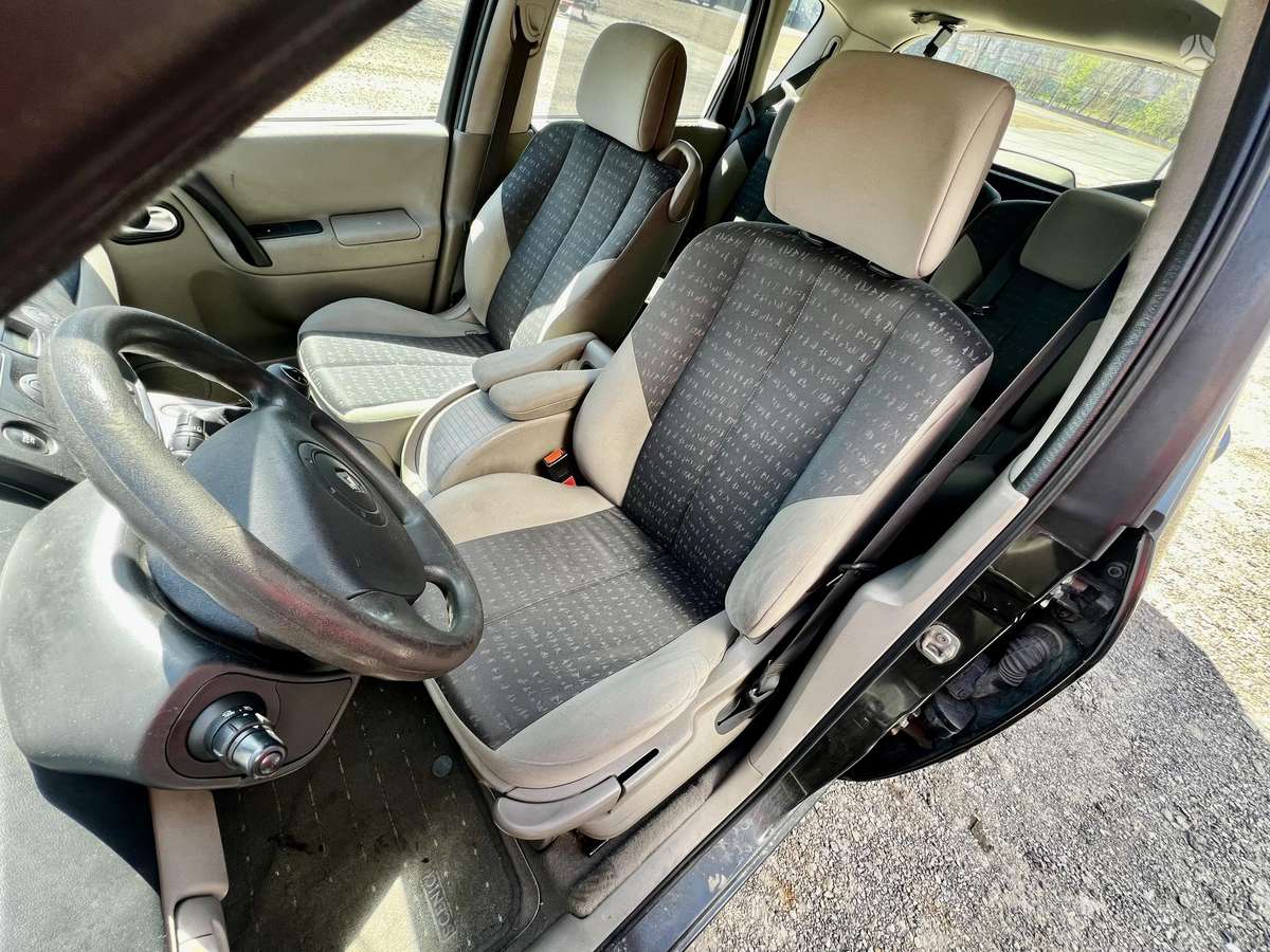 Renault Scenic 2004 — photo 16